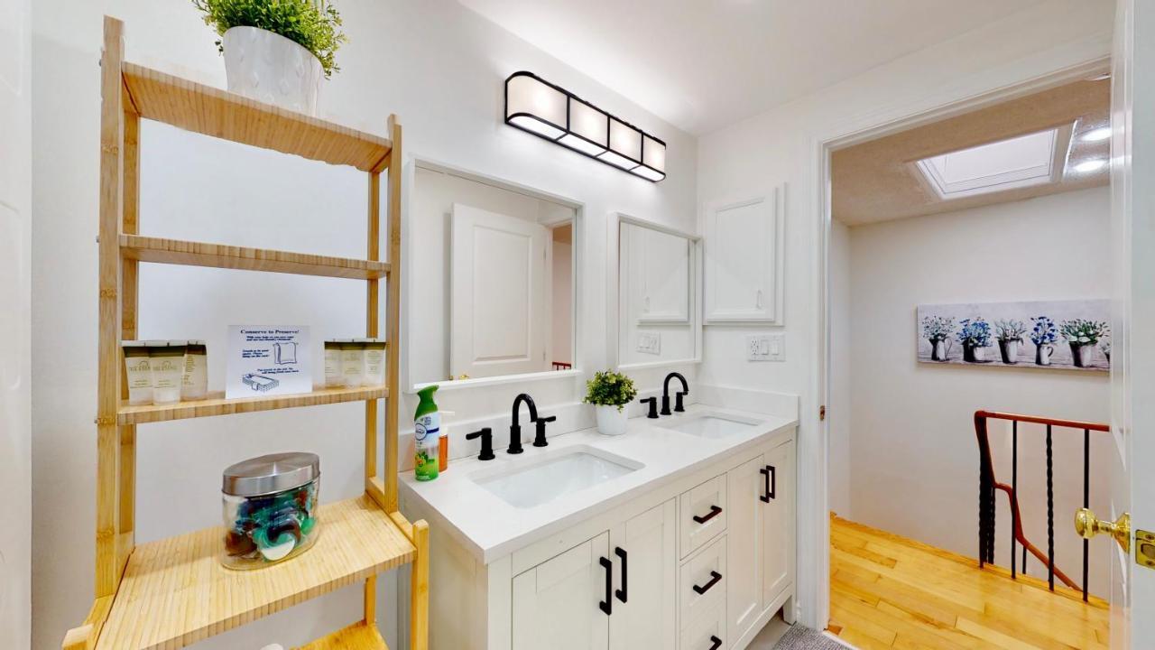 Modern Bright Cozy 3Bed 3Bath Vacation House In Ajax, Greater Toronto Area Gta, On, Canada Extérieur photo